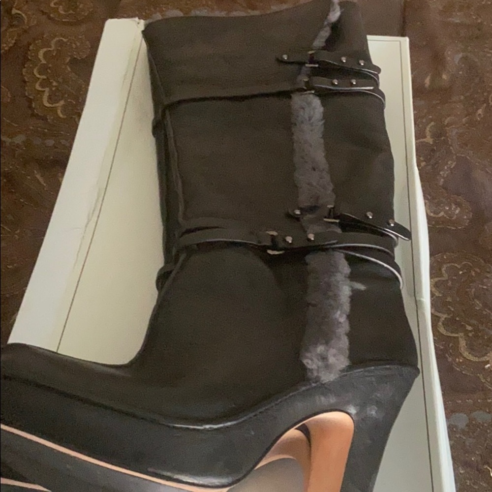 BCBG Maxazria Black/Grey Shearling Boots